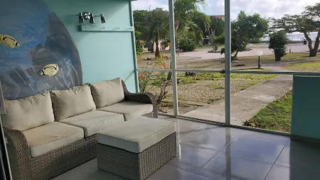 NEWLY RENOVATED Ocean Front 2 bedroom/ 2 bath, pristine water, divers paradise.