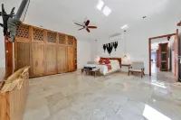 CASA ROCA CHAAC Owner Suite / Ocean Front  / Spacious / Quiet / Parking /