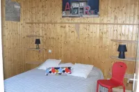 Comfortable cottage with spa in Mont St Michel Bay