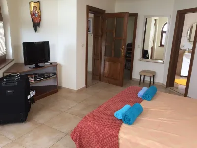 5 Star Luxury Villa - Large Private Pool - Spacious Rooms - Panoramic Sea Views Hotels near Water paradise