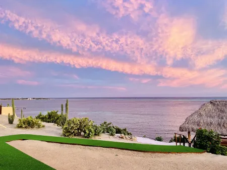 5 Star OceanFRONT Villa w/Pool, Secluded Beach, Ocean Access & Ocean Edge Palapa