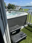 Martha’s Retreat-Amazing Lake Views with Hot Tub