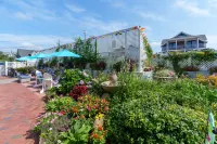MV Surfside Hotel Hotels near Edgartown Public Library