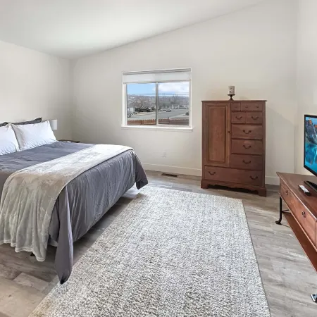 Bark And Bike Abode 3 Bedroom Home Hotels in Fruita