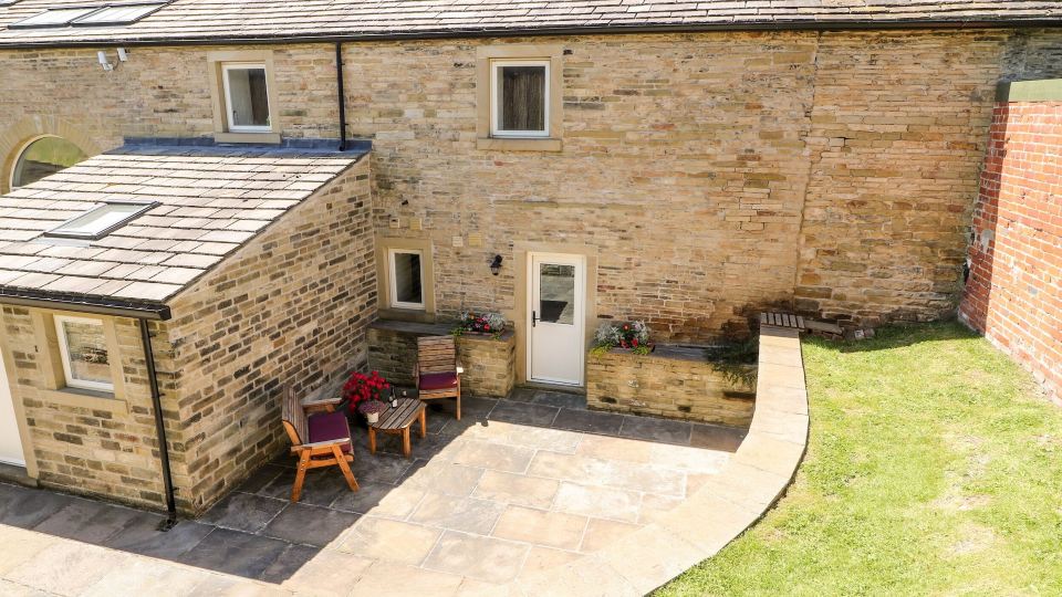 1 Barn Cottages