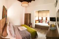 ZEVKLİLER ALAÇATI Hotel