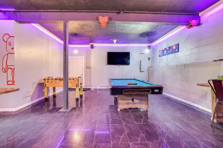 8 Mi to Lake Wallenpapack Gem with Deck and Game Room Отели в г. Техас Тауншип