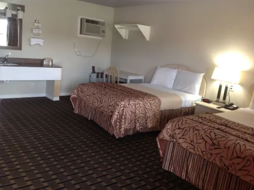 Parks Inn Bowie - parking