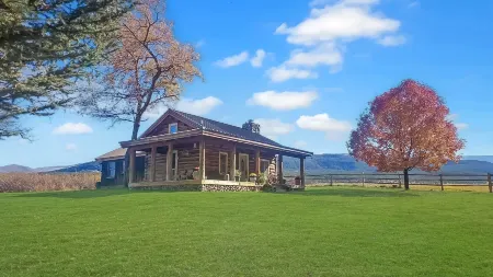 Timeless Mesa Hideaway 2 Bedroom Cabin
