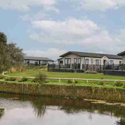 14 Fairways Hotel Exterior