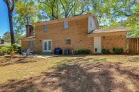Family-Friendly Home 6 Mi to Downtown Mobile! - Bungalows