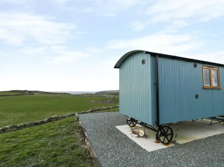 Llety'r Bugail Отели рядом с достопримечательностью «TWI Technology Centre»