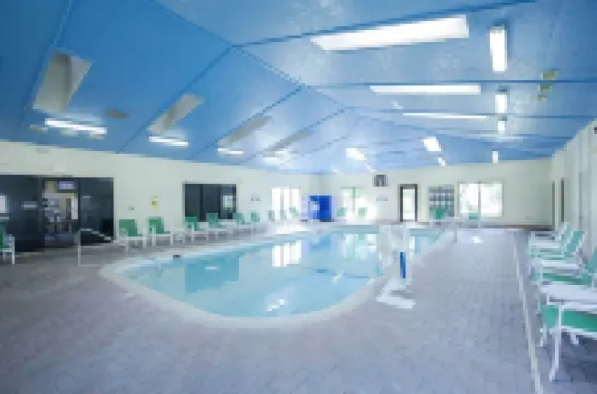 오자크 오아시스 4 베드룸 캐빈 바이 레드어닝