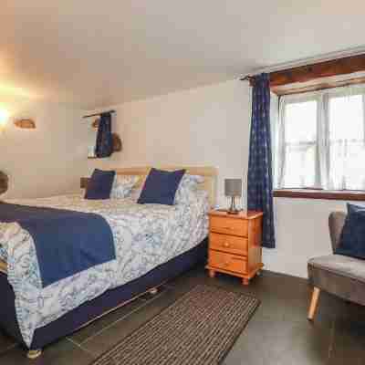 Sunnywell Rooms
