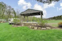 Fishing Pond & Spacious Yard: Quiet Home in Sodus! -  Privatzimmer