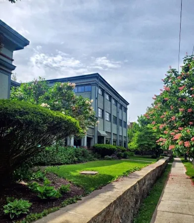 Roycroft Inn Отели в г. Беннингтон