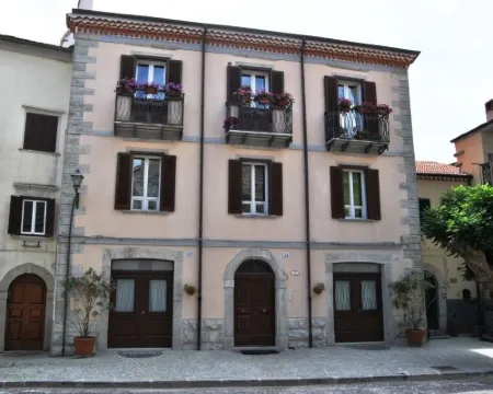 博爾戈桑皮耶特洛酒店 伊塞爾尼亞省酒店