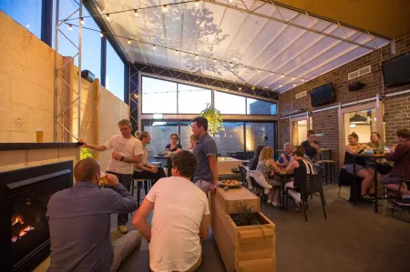 The Cally Hotel Отели рядом с достопримечательностью «Logans Beach»