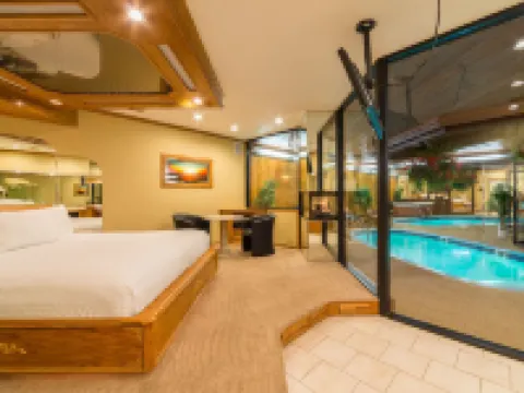 Sybaris Pool Suites Mequon Hotels in Ozaukee County