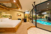 Sybaris Pool Suites Mequon Hotels in Cedarburg