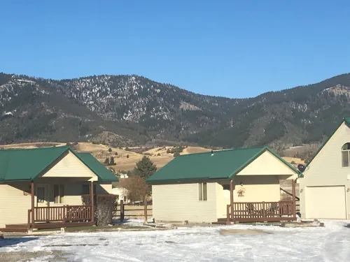 Sleepy J Cabins Hotels in Swan Valley