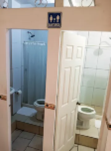 Alexandross Hostel Bnb