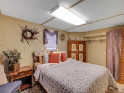 Riverside Serenity: A Picturesque Retreat 2 Bedroom Cottage by RedAwning Hoteles en Condado de Page