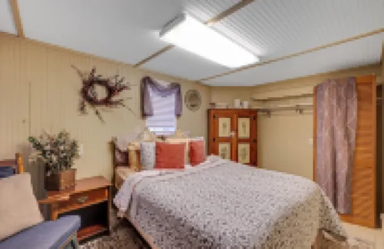 Riverside Serenity: A Picturesque Retreat 2 Bedroom Cottage by RedAwning