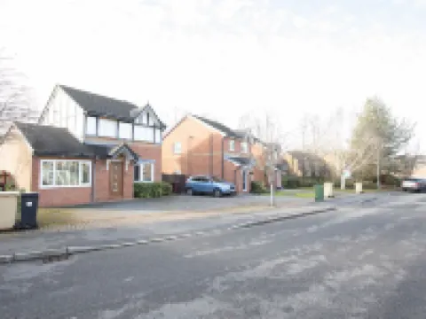 Renfrew House Hotels in Bolton