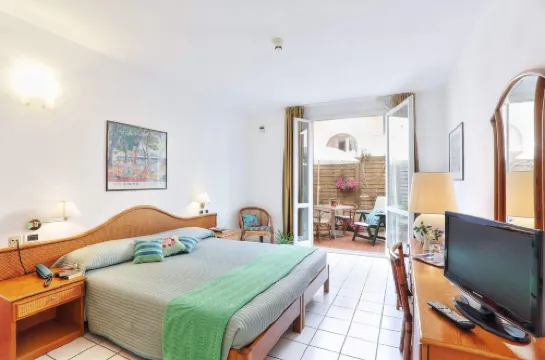 遊艇俱樂部酒店