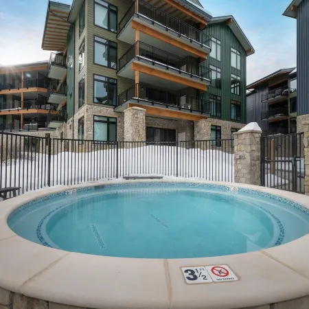 Ski Idlewild 1 Bedroom Condo by RedAwning
