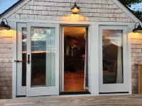 Comfortable & Charming 2-bedroom barn in peaceful Brooksville with Waterfront