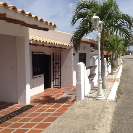 SPECIAL RATES! Ocean views + private pool, 3-bds/3 baths,  kids + pets welcome Отели рядом с достопримечательностью «Cas Abao Beach»