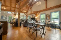 Inn at Silver Maple Farm - parking