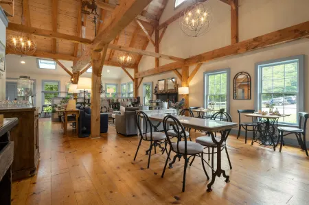 Inn at Silver Maple Farm