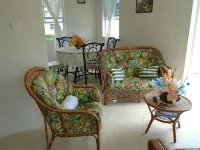 Beautiful Two Storey Apartment.  3 bedrooms, sleeps 4. Hotels in Prospect