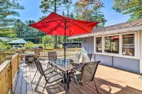 Lake Pleasant Access! Speculator Cottage w/ Deck - Wifi