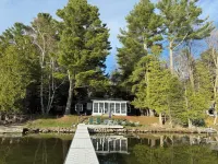 Charming Lakefront Cottage on Torch Lake - walking distance to Alden