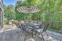 Private Pool! Getaway, 14 Mi to Hammonasset Beach - piscina