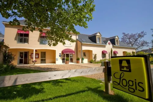 Logis Auberge Bienvenue Các khách sạn ở Le Puy-Notre-Dame