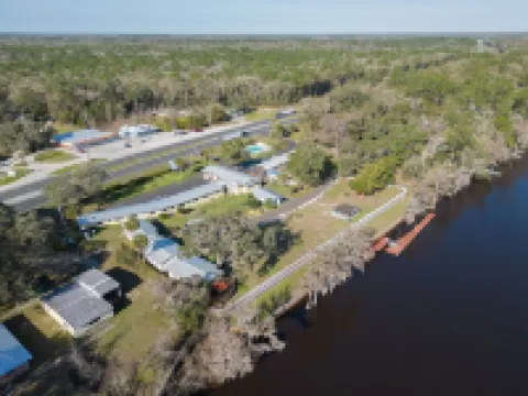Suwannee Gables Hotels in Dixie County