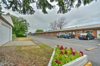Motel R-100 - parking