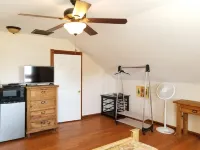 The Lofts at Mendelbaum Cellars Hotels in Stonewall