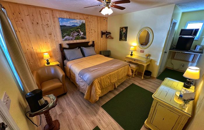 Alpine Village Inn