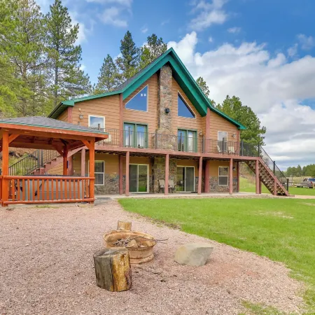 Cabin w/ on-Site Trails - 15 Miles to Mt Rushmore!