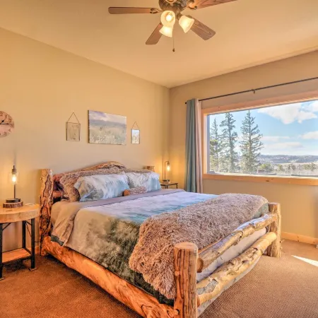 Family-Friendly Jefferson Cabin w/ Amazing Views!