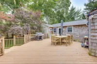 Hamptons Vacation Rental w/ Salt Water Pool - Parkplatz