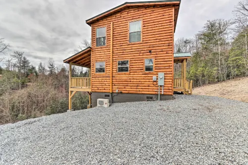 Cozy Mtn Cabin Spacious Deck and Forest Views! - Wifi