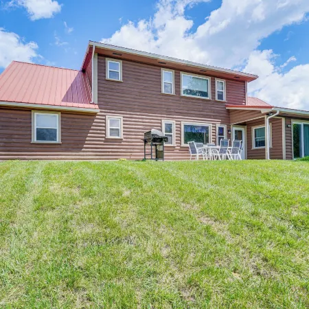 Boat Dock: Pet-Friendly Douglas Lake Getaway!
