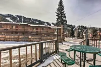 Walk to Main St and Riverfront Trail Mtn-View Condo